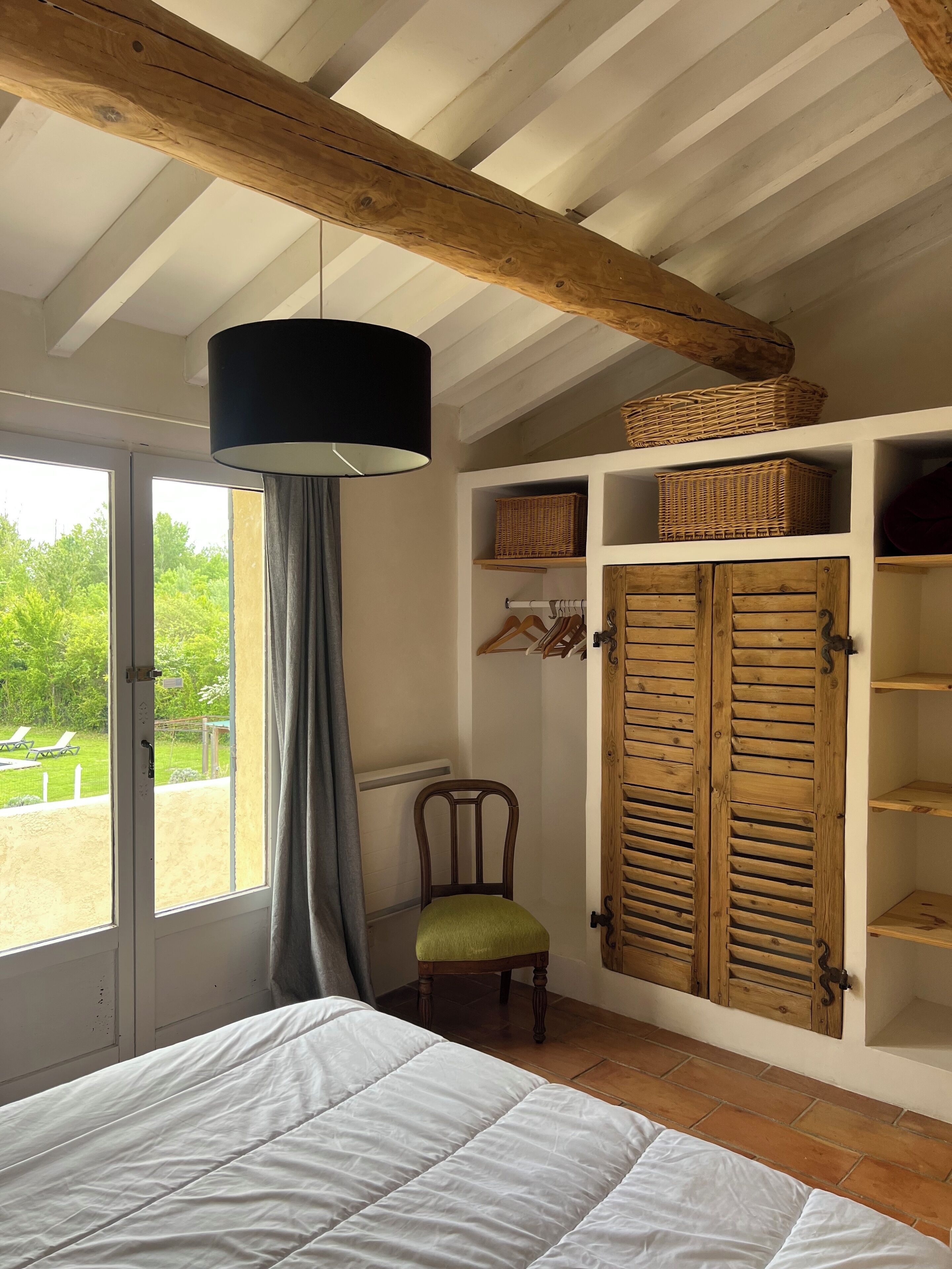 4 bedrooms, iron/ironing board, free WiFi