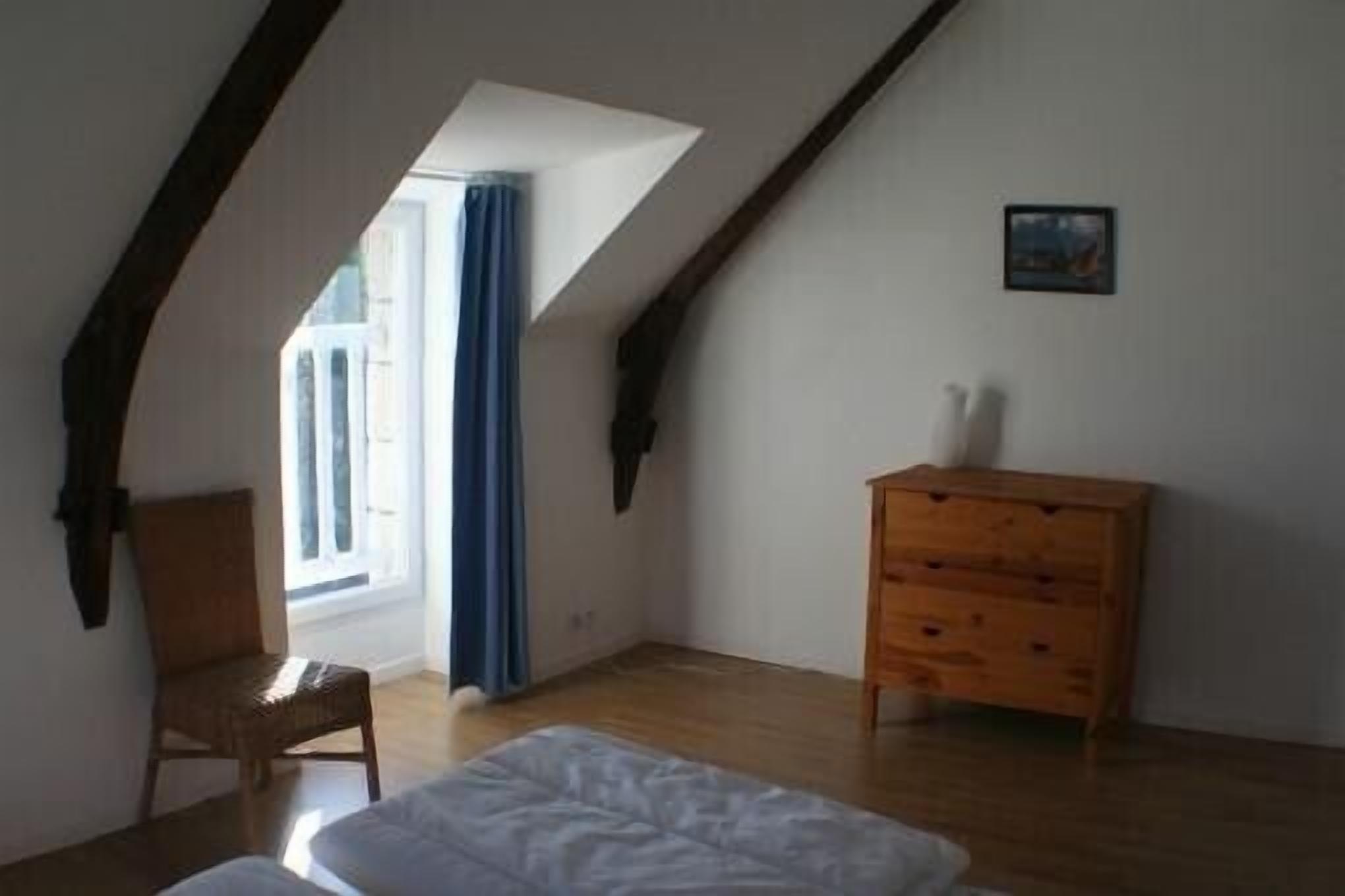 Ideal 2 Families: 2 Contiguous Housing Of 6 Places Each. Exceptional setting.