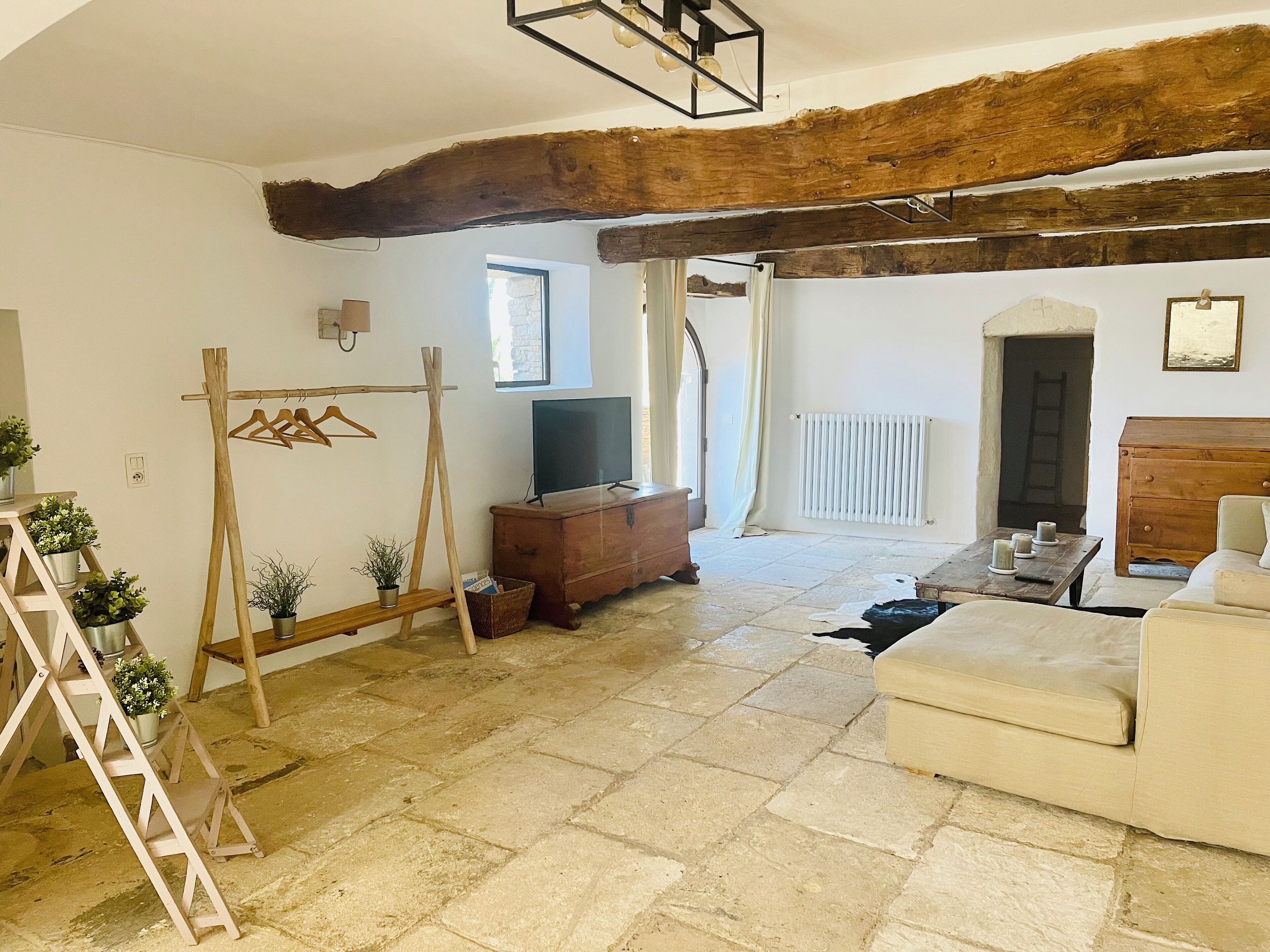 Lubéron - 18th century sheepfold - 360 ° view - lavender fields
