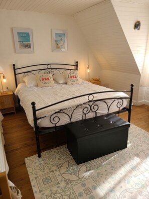 1 bedroom, iron/ironing board, free WiFi