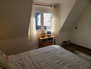 1 bedroom, iron/ironing board, free WiFi