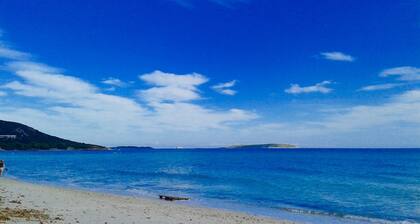 CHARME VILLA MIT PRIVATEM POOL 4 BIS 5 PERSONEN IN DER NÄHE VON PALOMBAGGIA