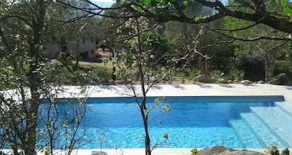 CHARME VILLA MIT PRIVATEM POOL 4 BIS 5 PERSONEN IN DER NÄHE VON PALOMBAGGIA