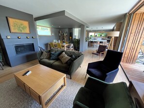 Smart TV, fireplace, ping pong, books - Great longère ideally located (Arradon)