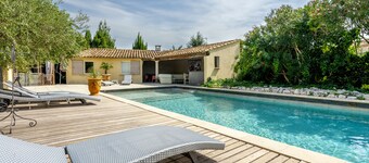 Mas de l'Ilon Piscine Spa 29 personer i nærheten av Avignon St-Rémy-de-Pce Arles Nîmes