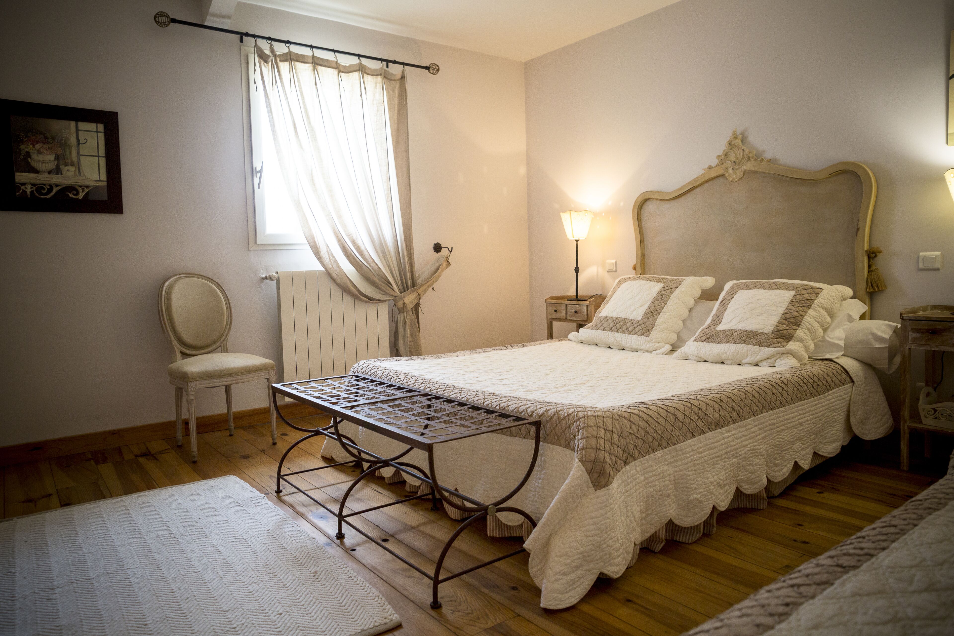 9 slaapkamers, een strijkplank/strijkijzer, reisbedje, gratis wifi