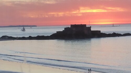 SEA VIEW' 25 meters from the BEACH of the furrow 500 meters of intra and thalasso