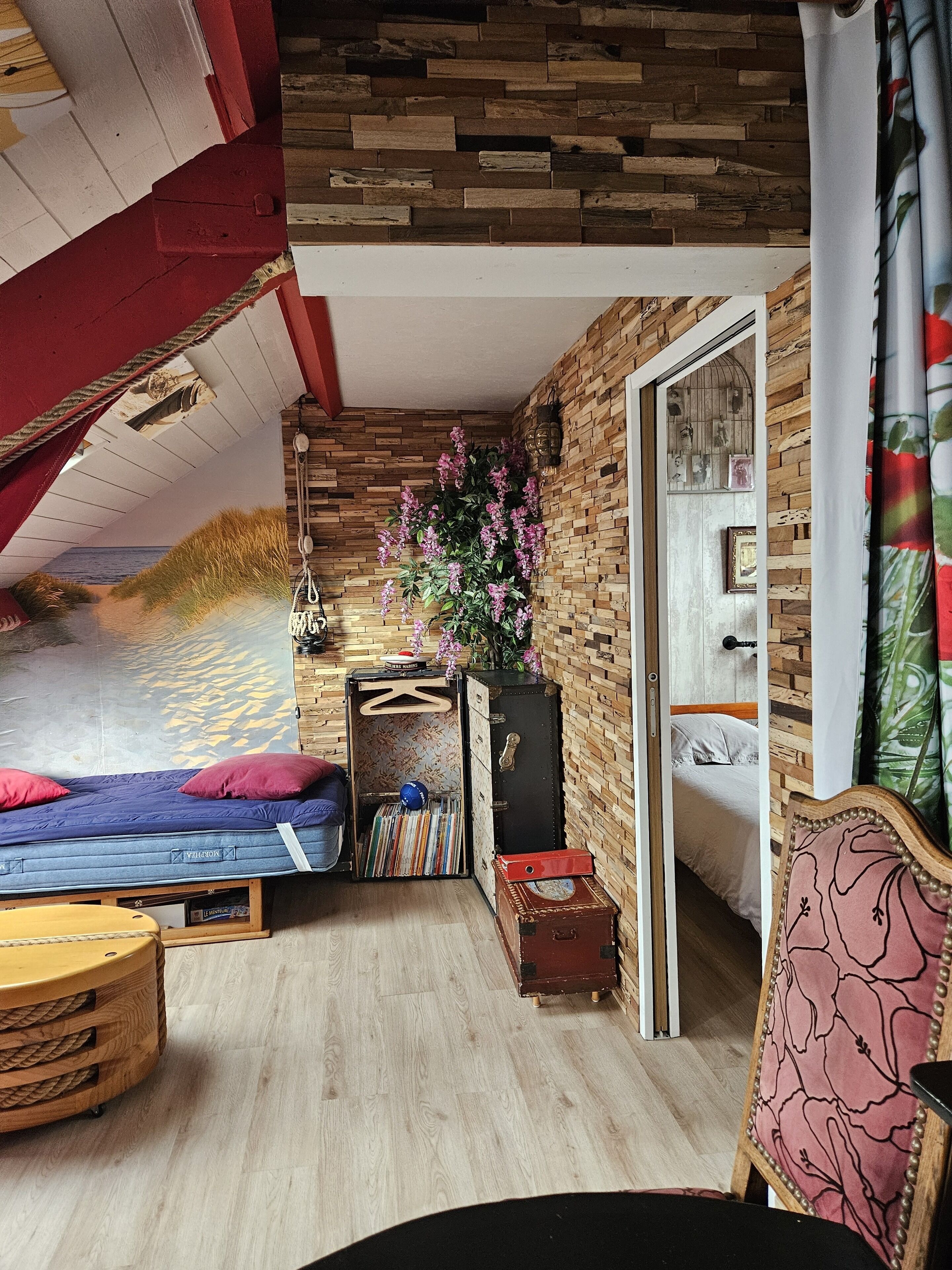 2 slaapkamers, een strijkplank/strijkijzer, gratis wifi, beddengoed