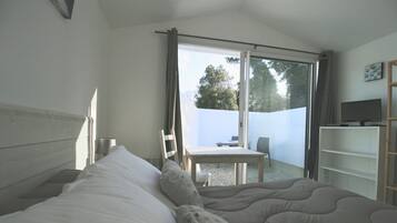 1 bedroom, iron/ironing board, WiFi, bed sheets