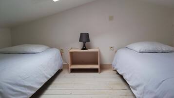 2 slaapkamers, een strijkplank/strijkijzer, wifi, beddengoed