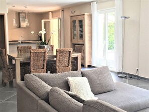 TV, DVD player, music library, stereo