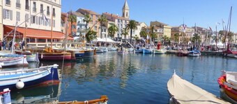 Villa 5 min walk from the beach, with large enclosed garden ideal for families