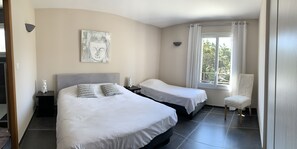 3 chambres, fer et planche à repasser, lit parapluie, Wi-Fi gratuit