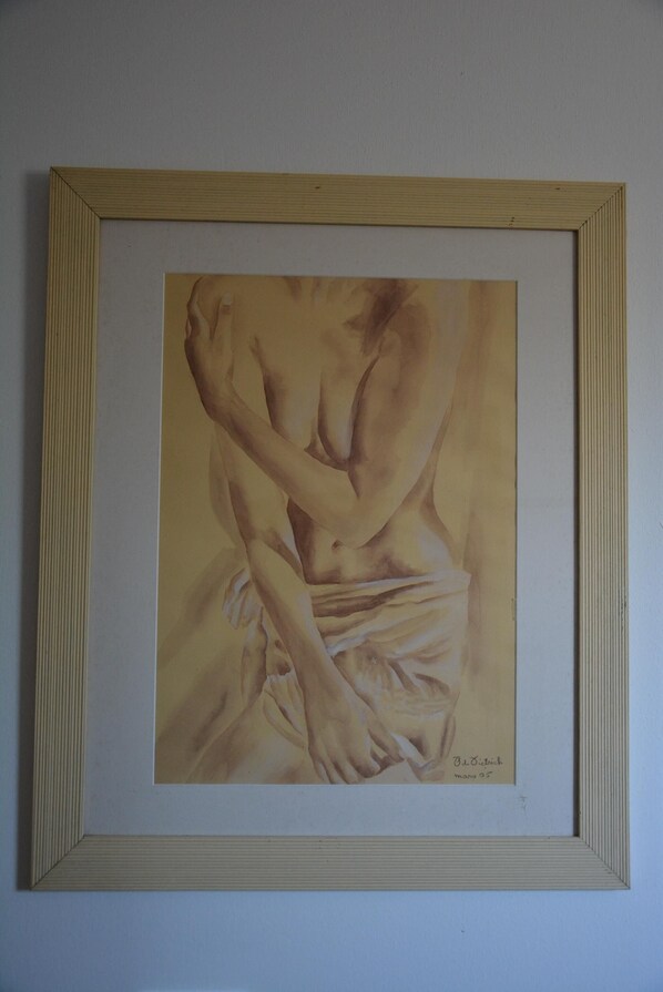 A framed artwork of a nude figure on a wall. - Charming "La Laurma" chalet, private and ethical, with private swimming pool (Saint-André)