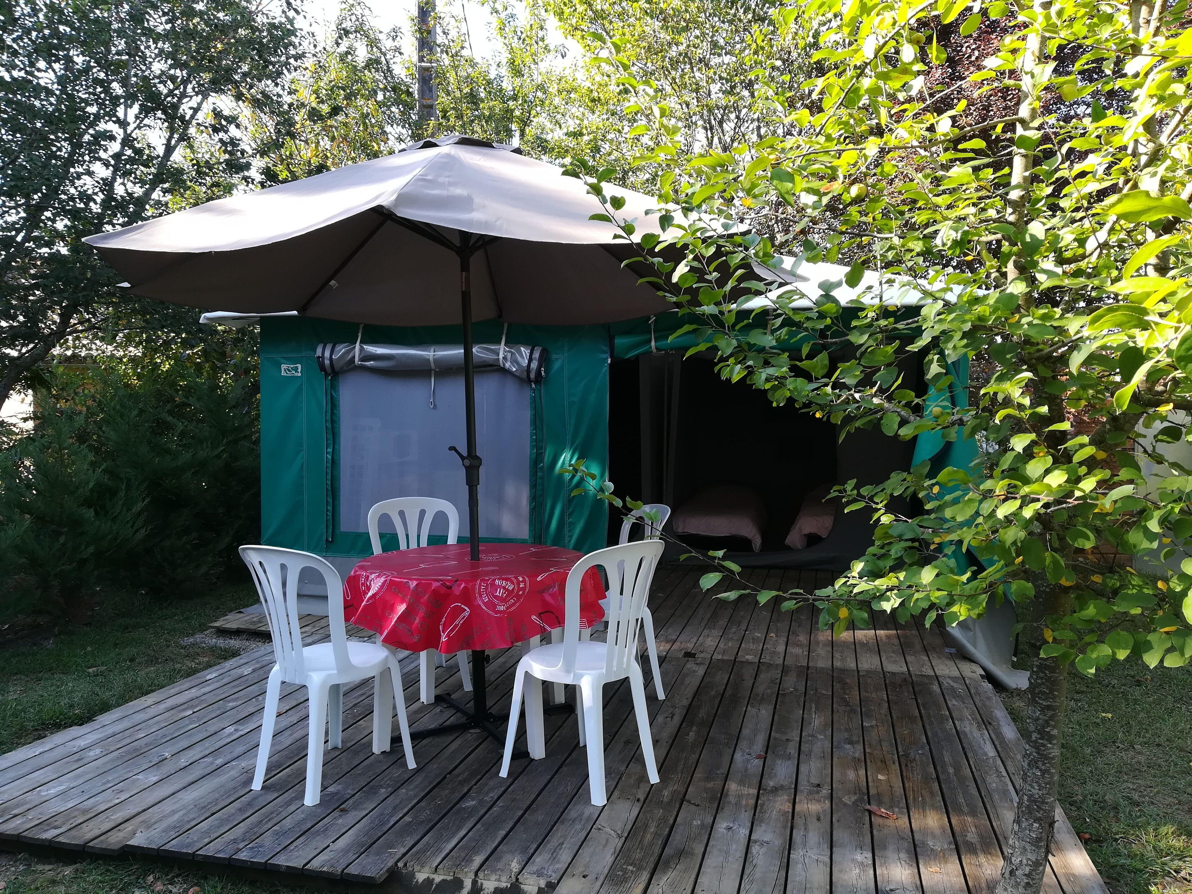 Canvas bungalow 4 people side terrace common