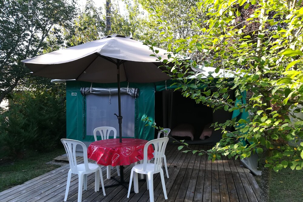Canvas bungalow 4 people side terrace common