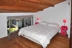 6 chambres, fer et planche à repasser, lit parapluie, Wi-Fi gratuit