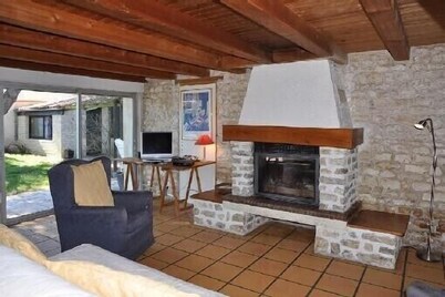 Oléron island large house with private no overlooking, garden near to the ocean