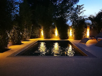 Beautiful contemporary villa close to azure and lake