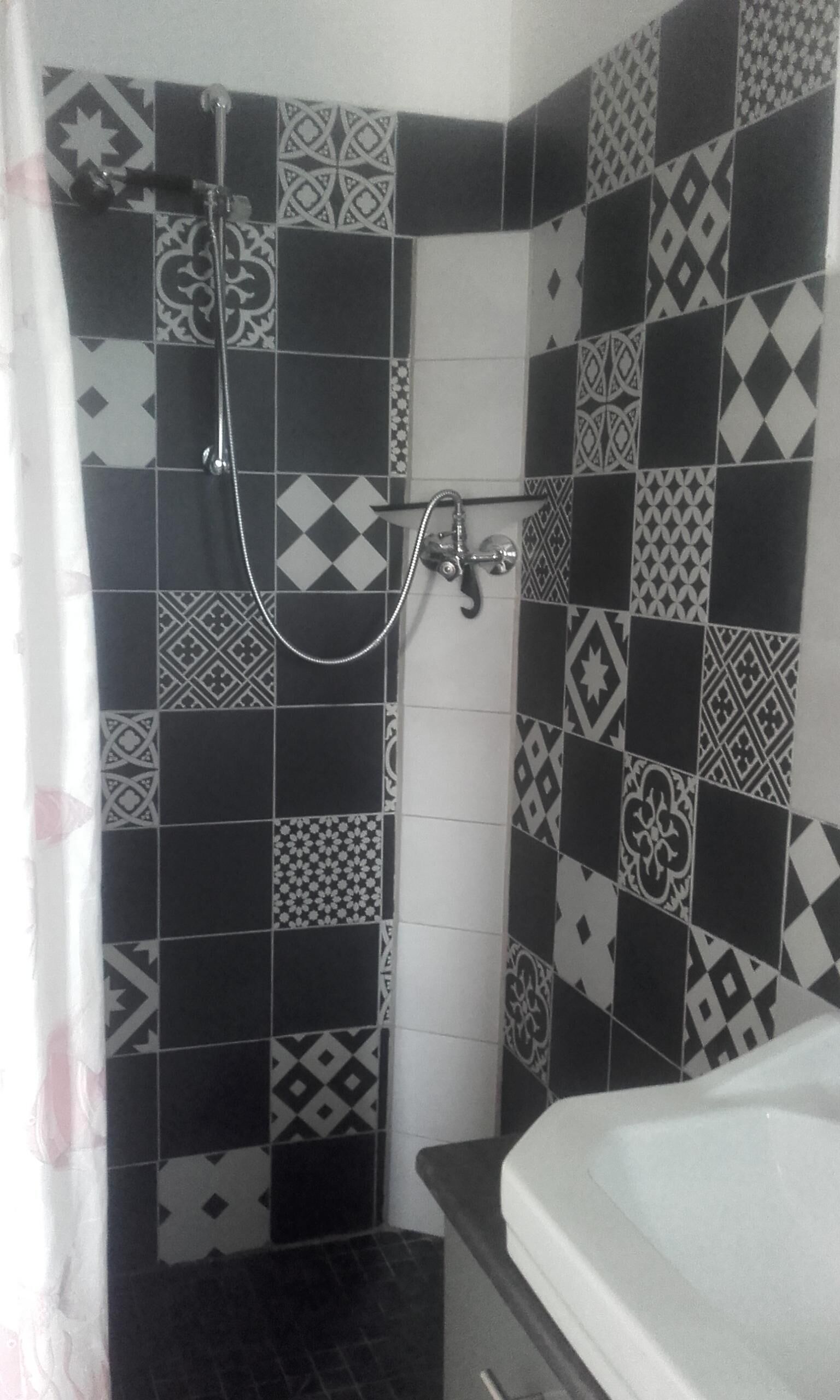 3 * house with quiet courtyard, beach, harbor and shops on foot