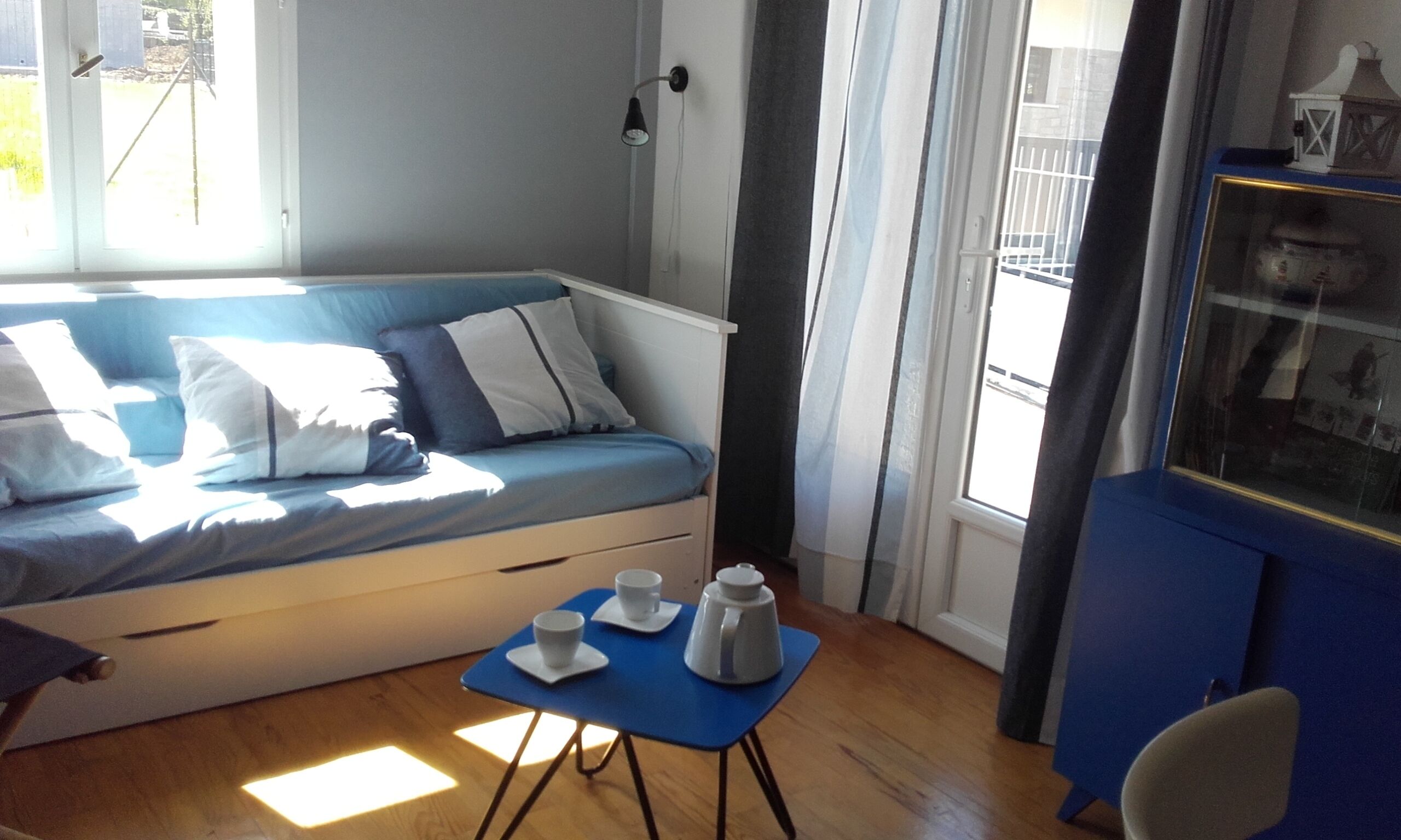 3 * house with quiet courtyard, beach, harbor and shops on foot