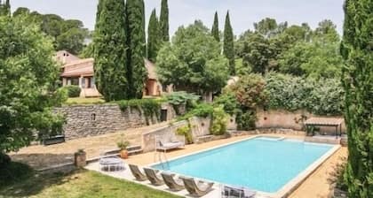 Large character villa for 8 to 16 people