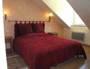 7 多间卧室、办公桌、熨斗/熨衣板、免费 WiFi