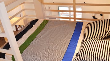 2 habitaciones, tabla de planchar con plancha, wifi y ropa de cama