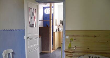 Quiet 2-room apartment close to Hypercentre, metro and Matabiau station.