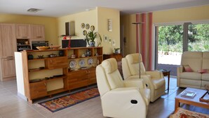 Interior - Villa, quiet, private pool, 2 bedrooms for 5 people, comfort much appreciated (Porto-Vecchio)