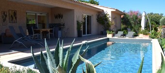 Villa, quiet, private pool, 2 bedrooms for 5 people, comfort much appreciated