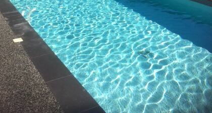 LUXURY VILLA WITH HEATED POOL 210M2 / SEASIDE