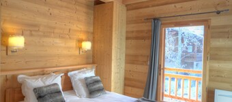 Grand Massif 8 bedrooms/8 bathrooms sauna, pool table, walk to village & gondola