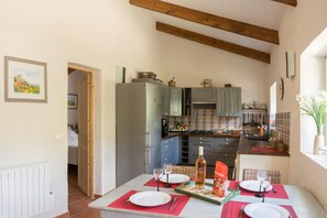 Refrigerador, microondas, parrilla de estufa y lavavajillas 