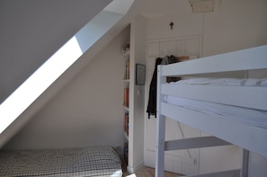 5 bedrooms, iron/ironing board, travel cot