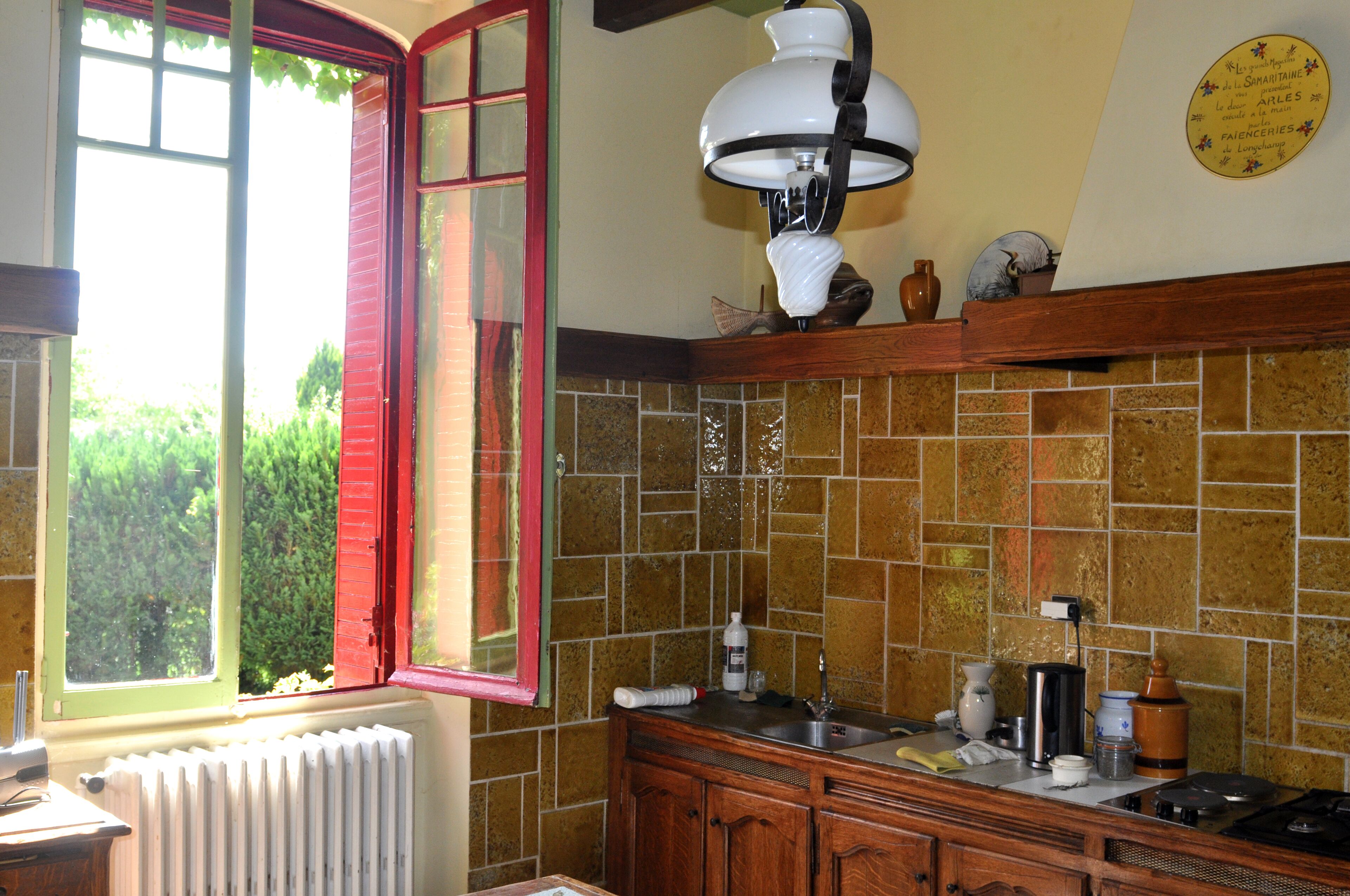 Cozy house in the countryside, park and tennis, billiards, Côte des vins