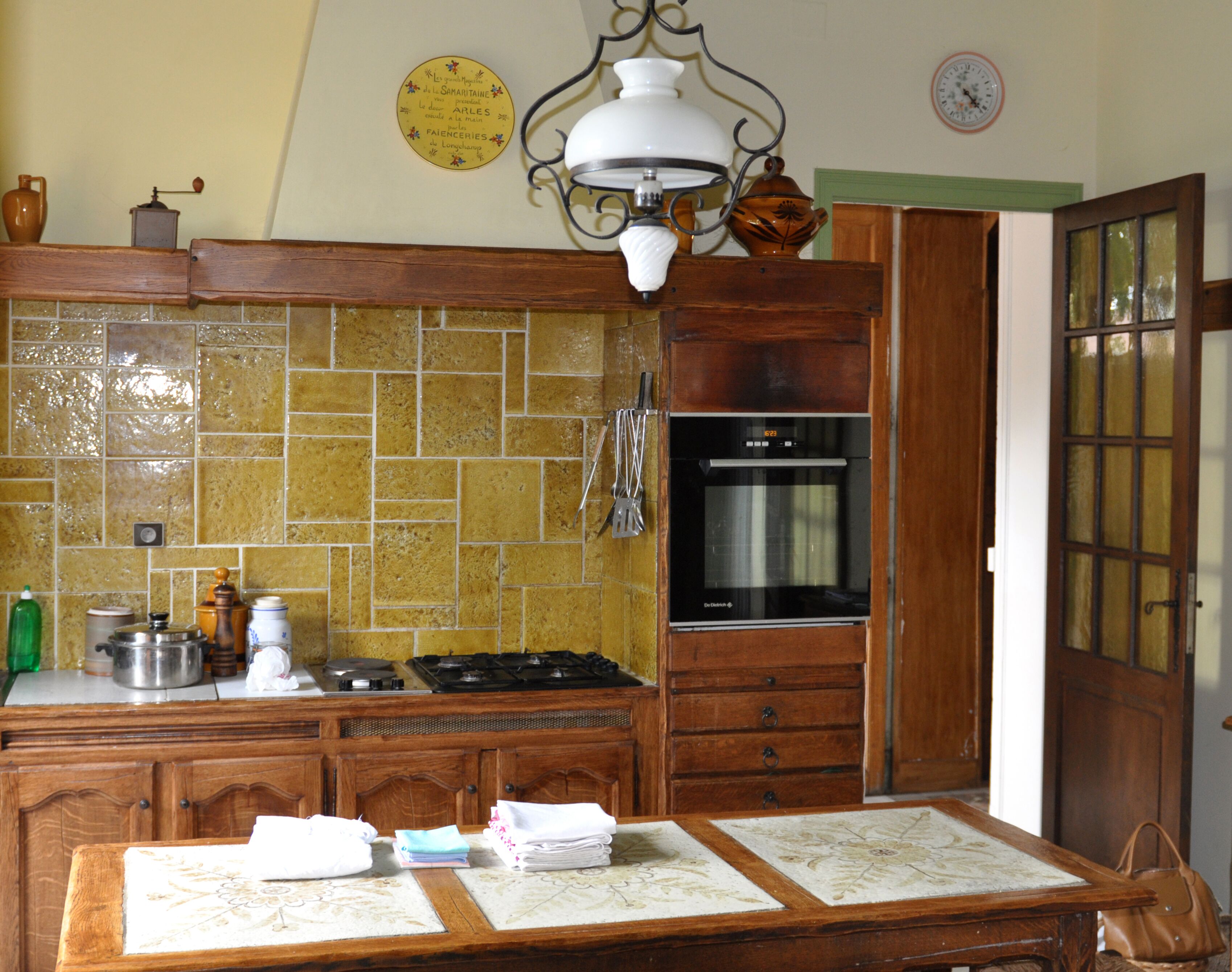 Cozy house in the countryside, park and tennis, billiards, Côte des vins