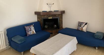 Charming Villa for 10/11 pax, private pool with jacuzzi, 800m from the beach.
