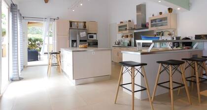 INDIVIDUELLE KLIMATISIERTE VILLA