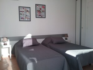 3 camere, ferro/asse da stiro, Wi-Fi gratuito