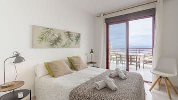 2 bedrooms, iron/ironing board, travel cot, WiFi