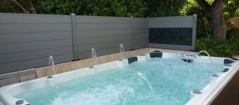 Villa SAPHIR de Ppied :4 master suites + 9-seater jacuzzi. Pets welcome.