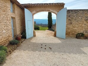 Enceinte de l’hébergement