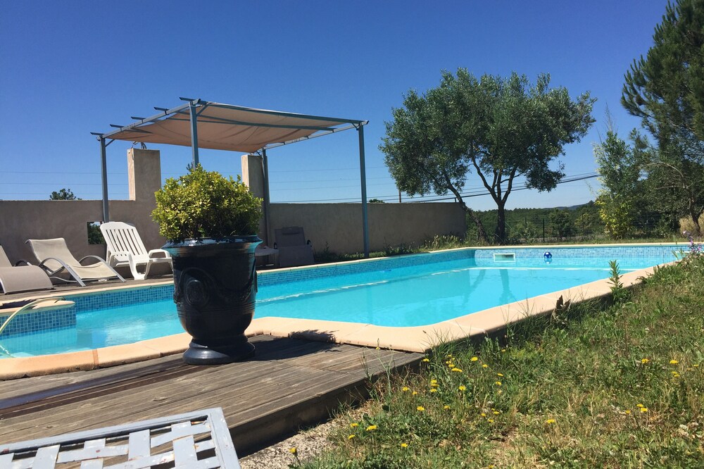 Six bedroom house with private heated pool dell arch bridge