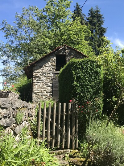 Grand MOULIN restaurado en un hermoso espacio verde, cerca de Uzerche