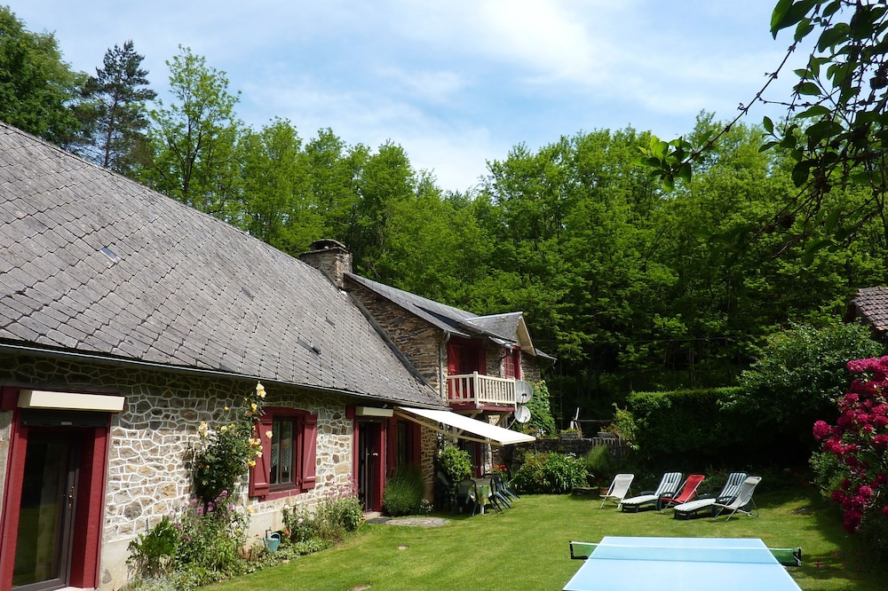 Grand MOULIN Restored In Beautiful Green Space, Near Uzerche