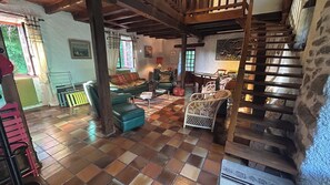 TV, fireplace, DVD player, ping pong - Grand MOULIN Restored In Beautiful Green Space, Near Uzerche (Espartignac)
