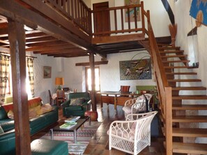 TV, fireplace, DVD player, table tennis