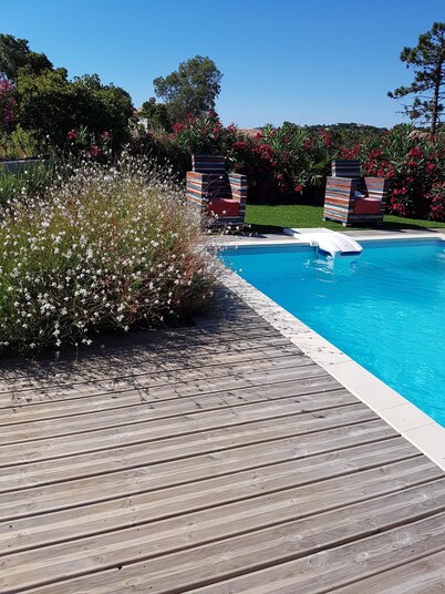 Villa garden, private pool, pétanque court, 1 km from Cavalaire beaches