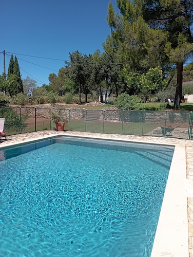 AUSSERGEWÖHNLICHE FÖRDERUNG Villa 6 Personen, großer umzäunter Garten, schöner privater Pool